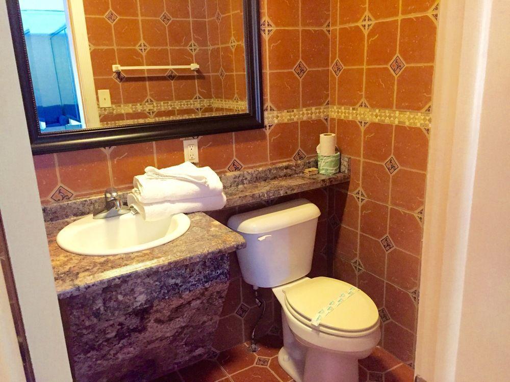 Deluxe Inn - Savannah Ngoại thất bức ảnh